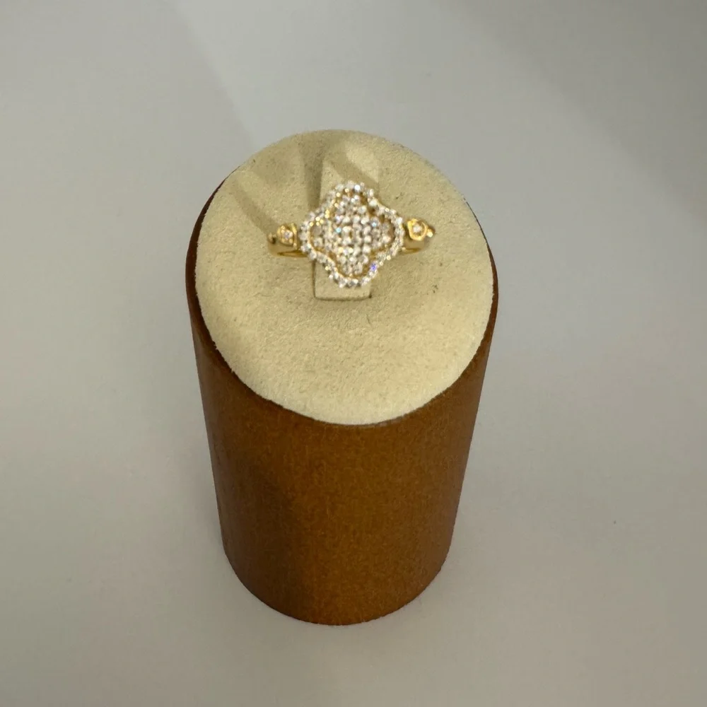 18k Clover Spinner Ring - Picture 8 of 10